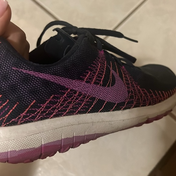 Nike Flex Sneakers - women’s 7.5 - Picture 3 of 4